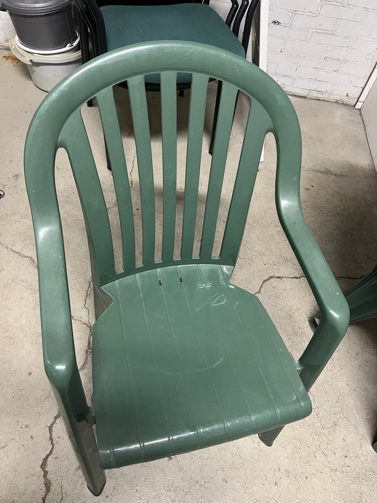 4 groene kunststof tuinstoelen, Kunststof, Gebruikt, Overige kleuren, Ophalen of Verzenden