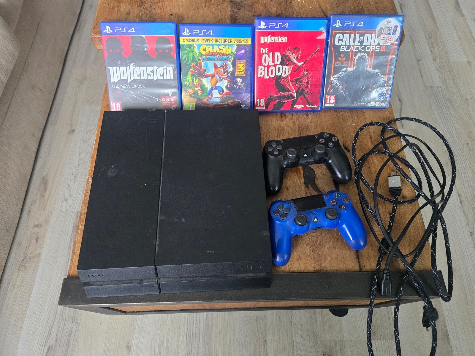 PS4 met 2 controllers en 4 games, Met 2 controllers, Ophalen of Verzenden, Original, 500 GB