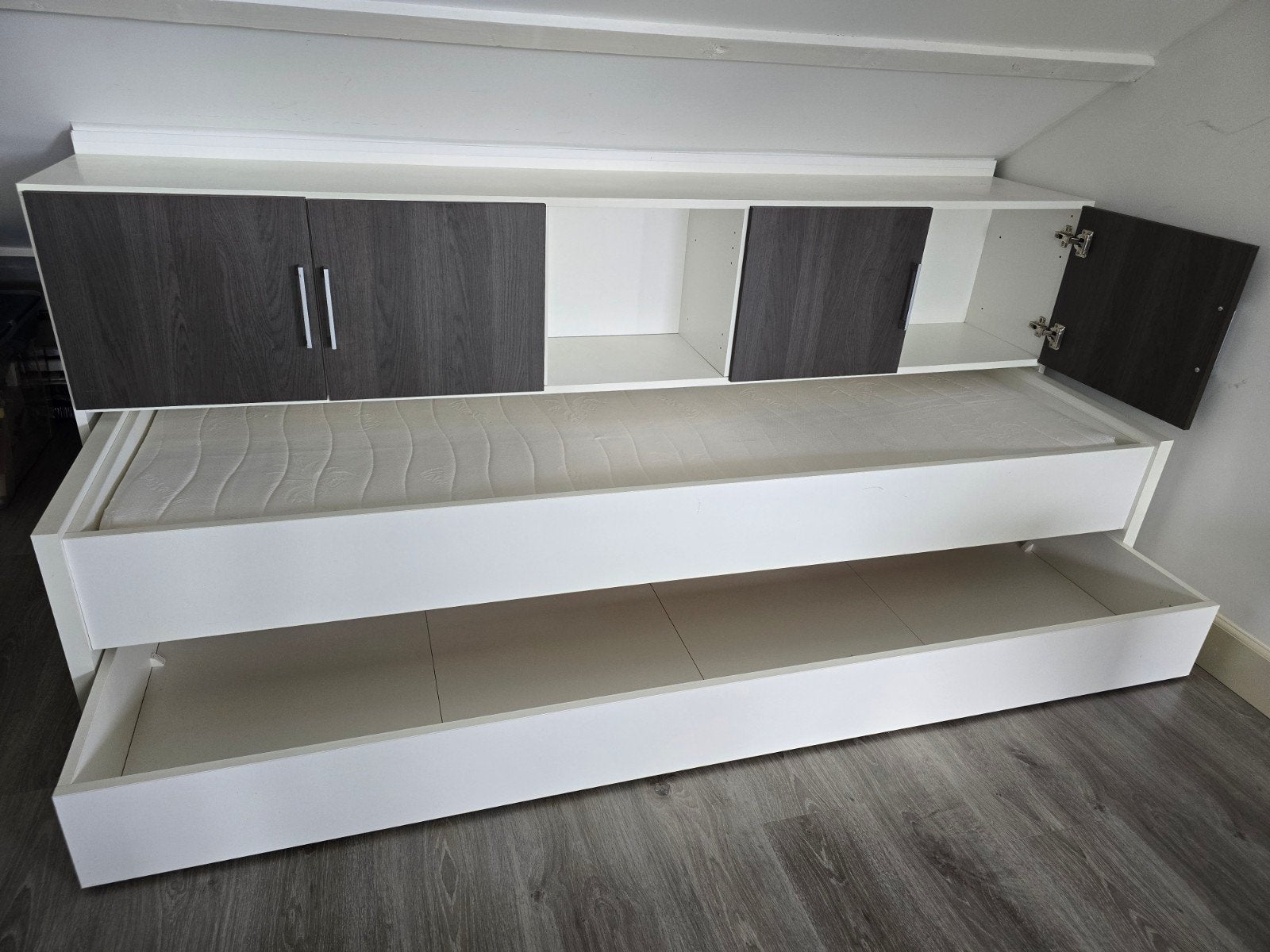 True Plexat 1 persoons uitschuifbed met matras en opberging, Huis en Inrichting, Ophalen, Gebruikt, 90 cm, Eenpersoons
