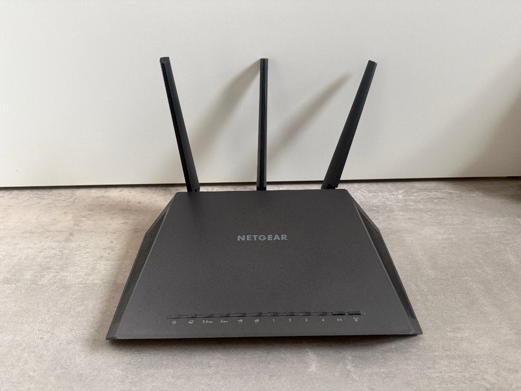 Netgear Nighthawk AC1900 Smart WiFi Router R7000, Computers en Software, Routers en Modems, Ophalen of Verzenden, Gebruikt, Router met modem