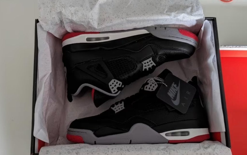 Jordan 4 Bred Reimagined Maat 44, Kleding | Heren, Zwart, Air Jordan, Nieuw, Ophalen of Verzenden