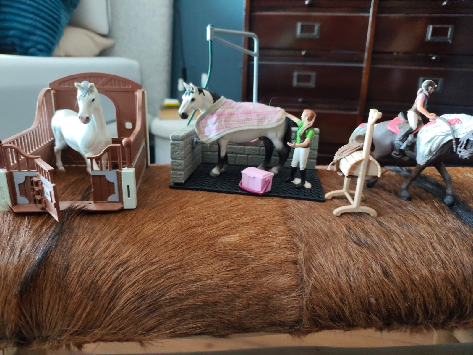 Schleich paardenset met stal, ruiter en accessoires, Ophalen of Verzenden