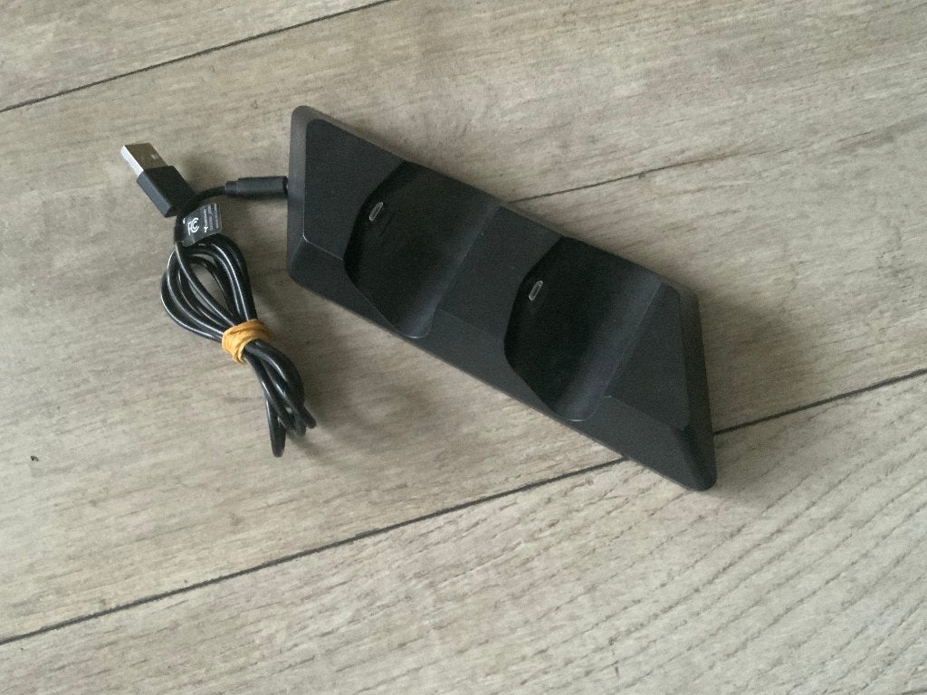Playstation 4 Oplaadstation voor Dual Shock Controllers PS4, Avontuur en Actie, Ophalen of Verzenden, Zo goed als nieuw, 3 spelers of meer