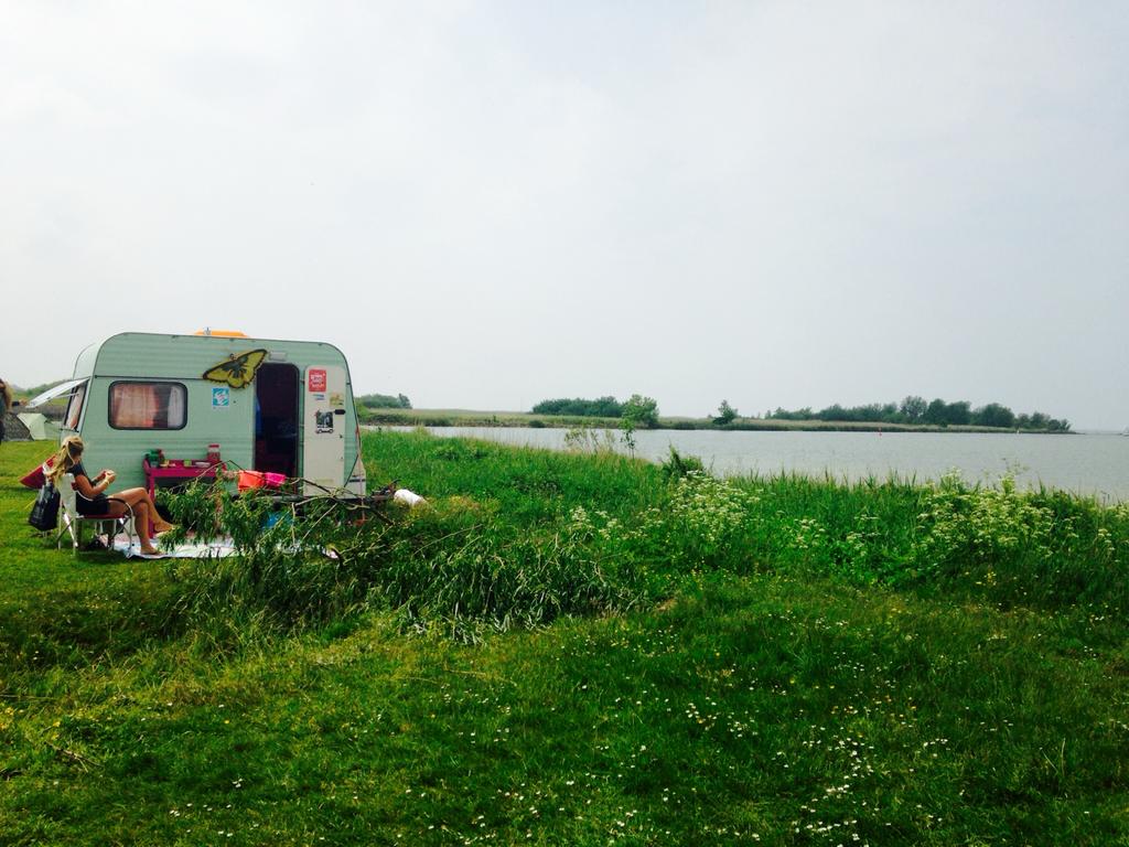 Unieke Knaus Komfort deluxe caravan 1980, Omvormbare zithoek, Treinzit, Tot en met 3, Particulier