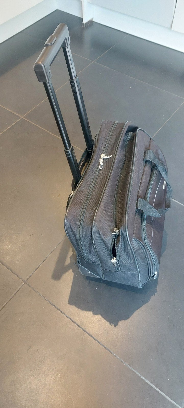 Laptoptrolley met ruimte voor accessoires, Computers en Software, Laptoptassen, Ophalen, Gebruikt, Trolleytas, Trolleyfunctie