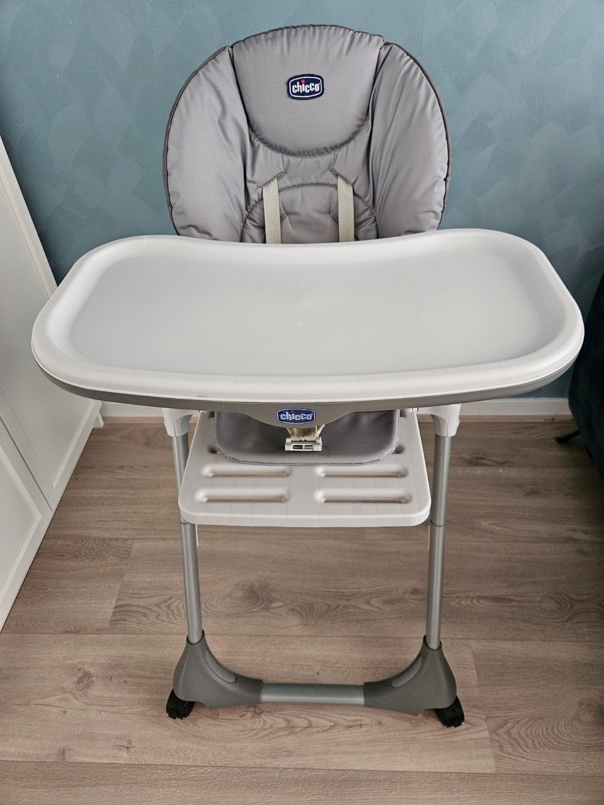 Chicco Polly Easy kinderstoel - Grijs, Kinderen en Baby's, Kinderstoelen, Ophalen, Zo goed als nieuw, Overige typen, Gordel(s)