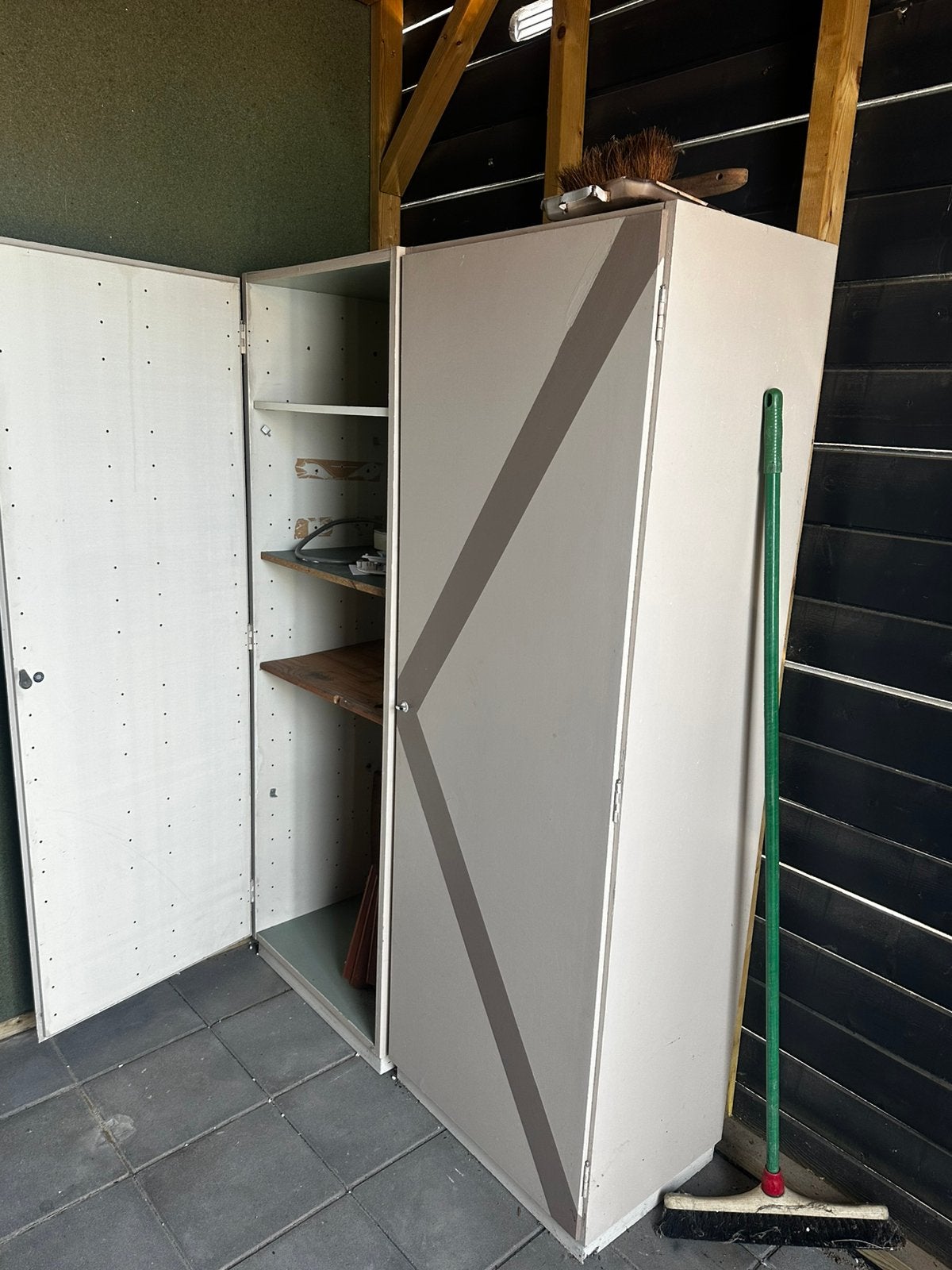2 opbergkasten met legplanken, Ophalen, Gebruikt