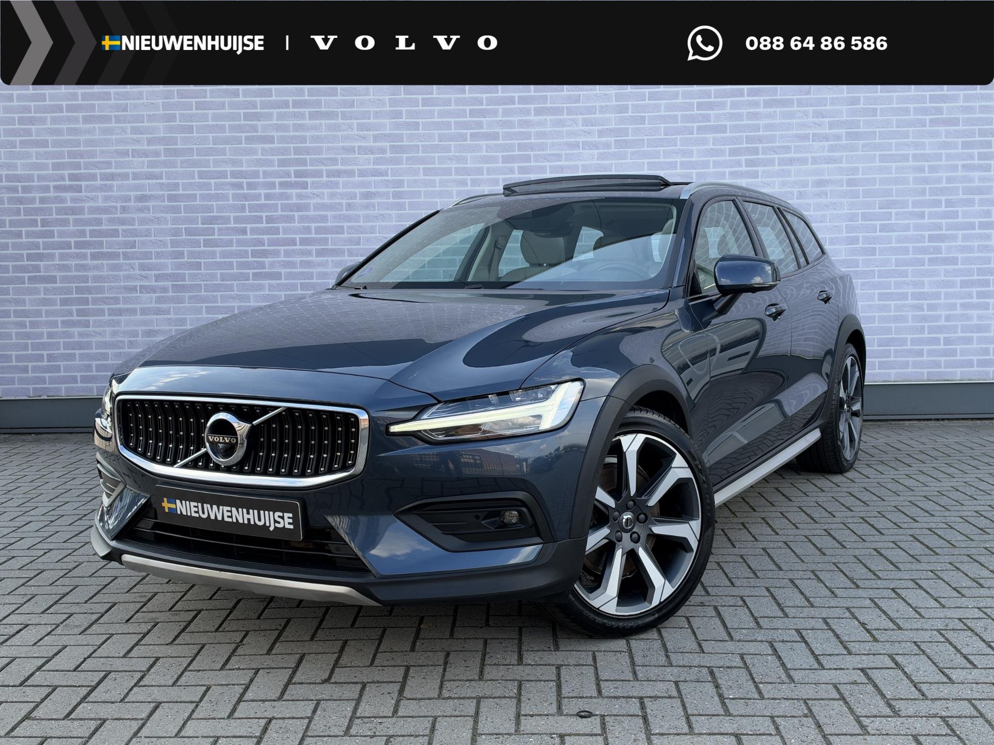 Volvo V60 Cross Country B5 AWD Pro | Trekhaak | Panoramadak, Euro 6, 4 cilinders, Blauw, Vierwielaandrijving