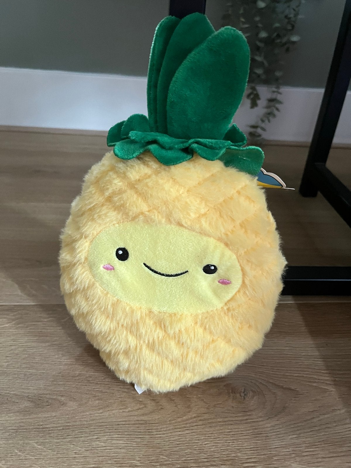 Leuke ananas knuffel met vrolijk gezichtje, Geel, Overige typen, Ophalen of Verzenden, Zo goed als nieuw