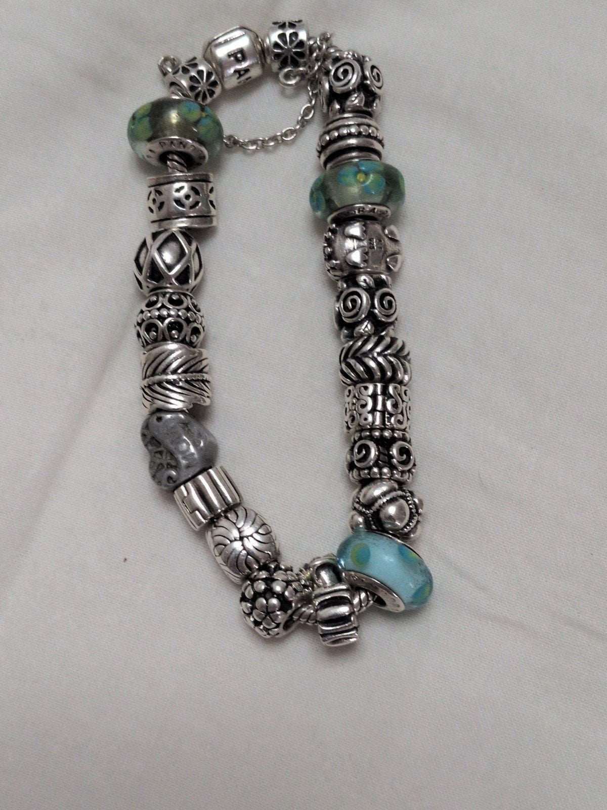 Pandora bedelarmband met diverse bedels, Sieraden, Tassen en Uiterlijk, Armbanden, Ophalen, Gebruikt, Met bedels of kralen, Zilver