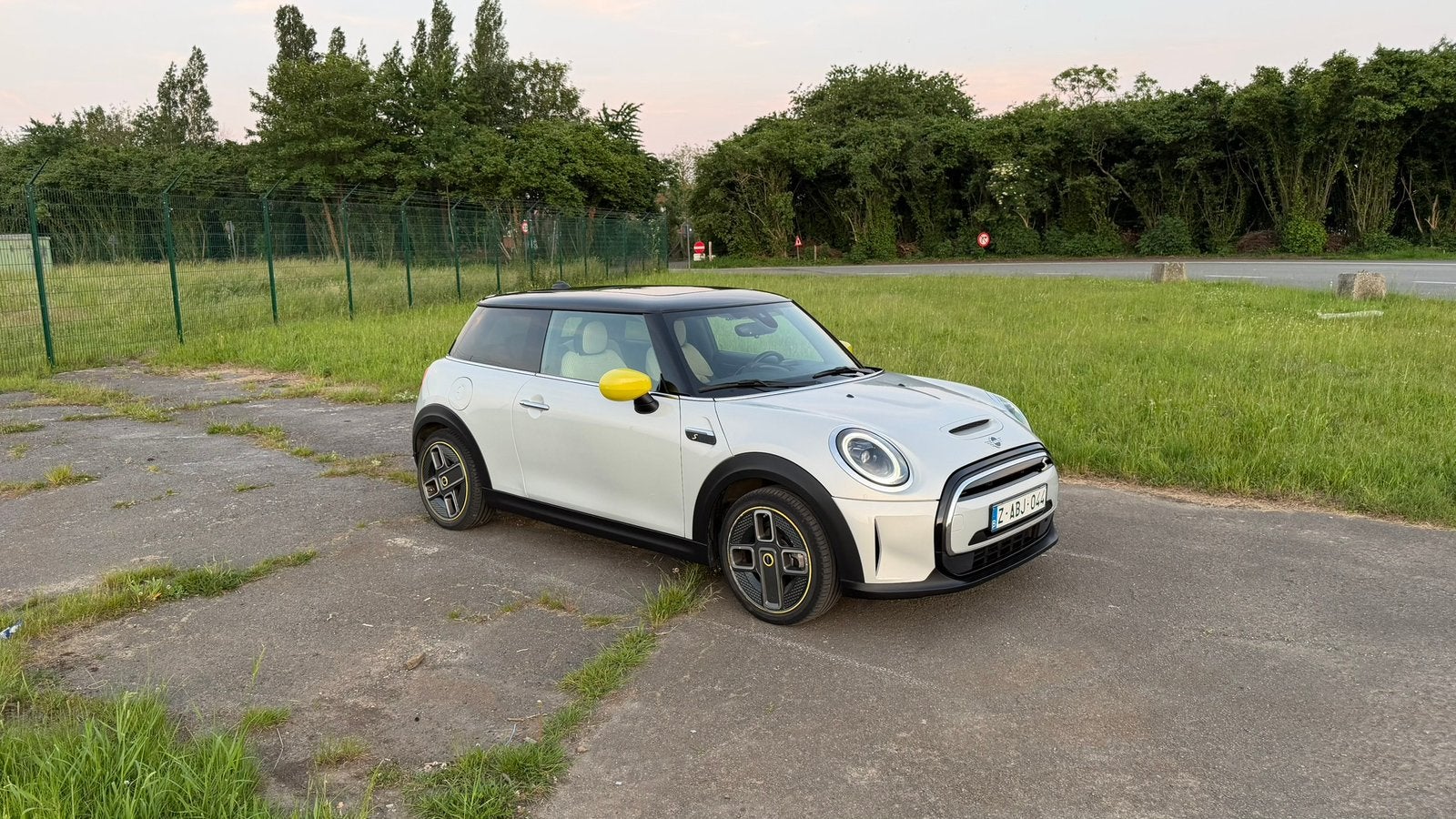 MINI Cooper SE Yours Facelift | Pano | Leder | BTW | 0€ BPM⁠, Auto's, 1404 kg, Leder en Stof, Mini Electric, Particulier