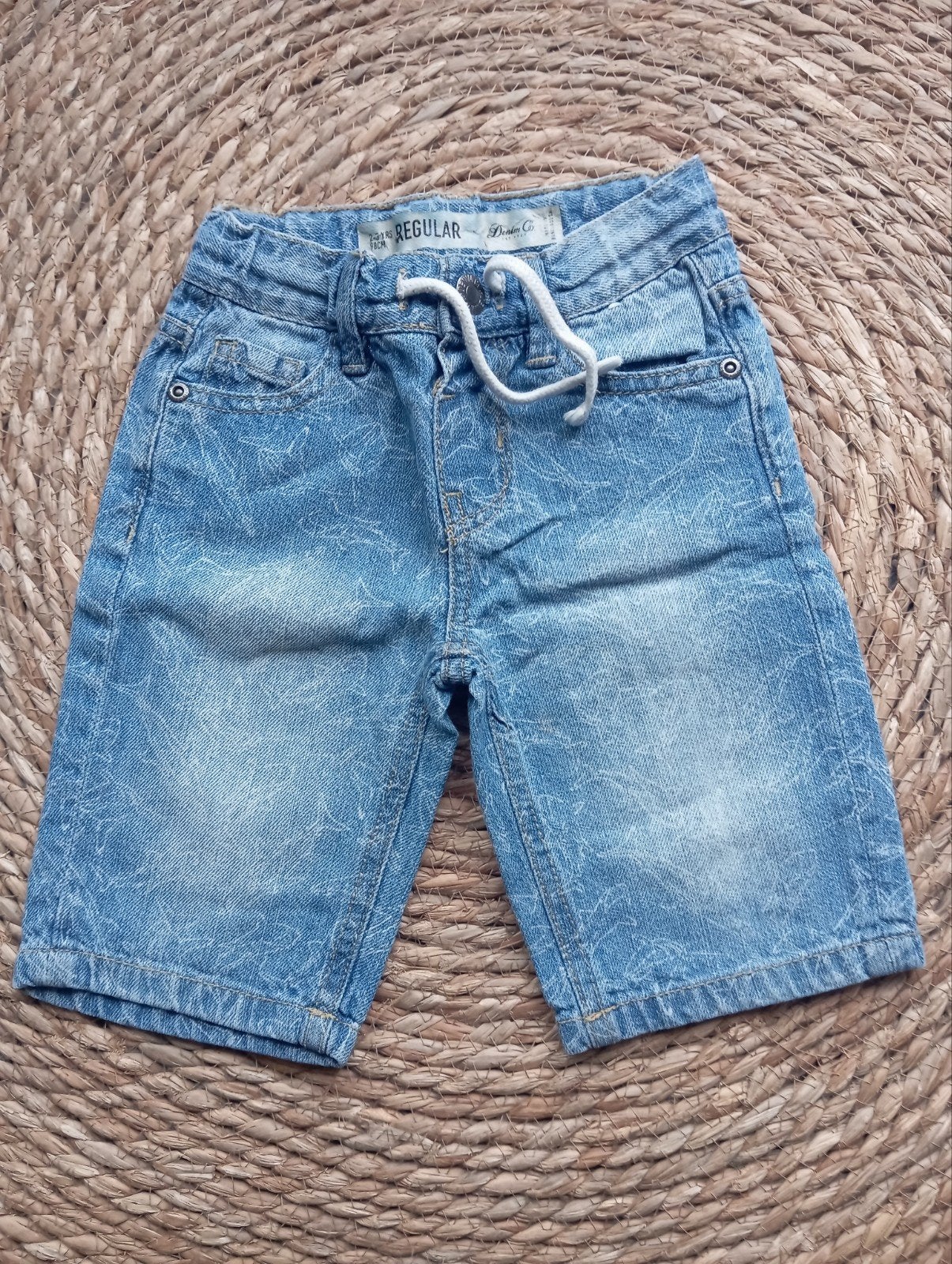 Leuke korte spijkerbroek Primark maat 98 haaienprint, Kinderen en Baby's, Kinderkleding | Maat 98, Ophalen of Verzenden, Primark