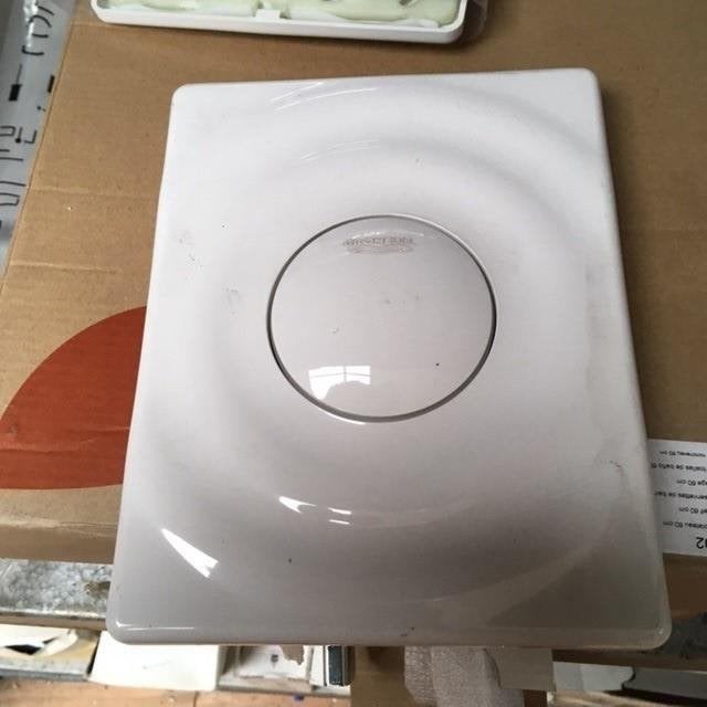 184. Inbouwreservoirs Geberit Wisa, Grohe en Rapotec, Ophalen, Nieuw, Handdoek
