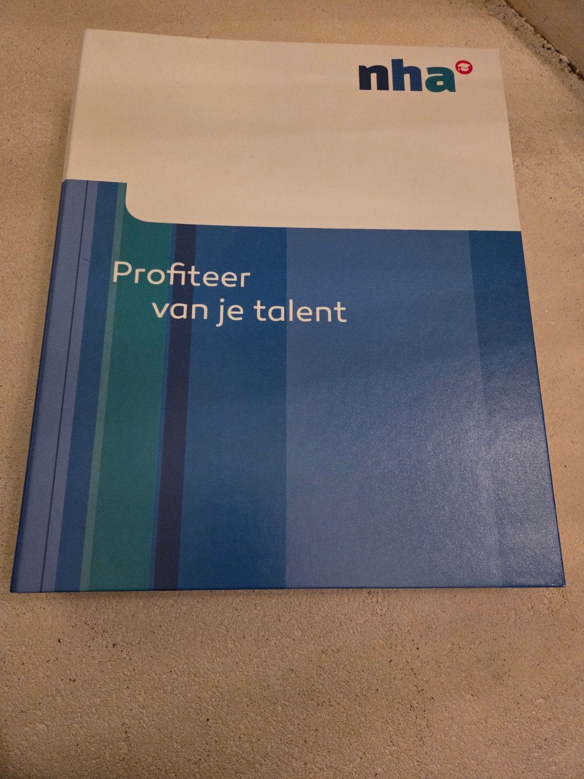 NHA Cursus Fotografie Handleiding - Profiteer van je talent, Ophalen of Verzenden, Zo goed als nieuw, Fotografie algemeen, NHA