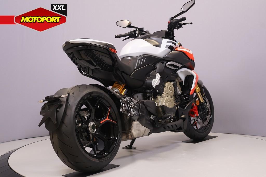 Ducati DIAVEL V4 RS (bj 2026), Ducati North Europe B.V., Bedrijf, Overig, Maanweg 174
2516 AB  Den Haag, NL