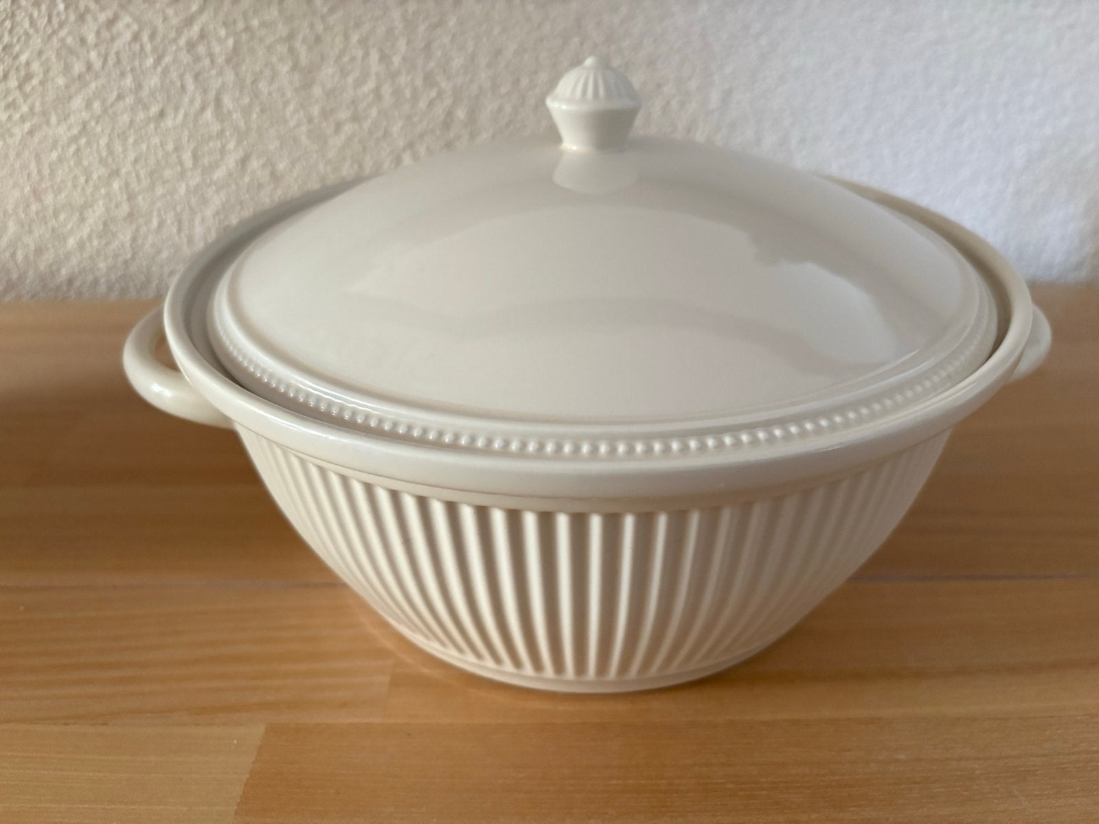 Wedgwood Grote Opdekschaal Ovenvast 21cm Doorsnee, Ophalen of Verzenden, Gebruikt, Keramiek, Schaal of Schalen