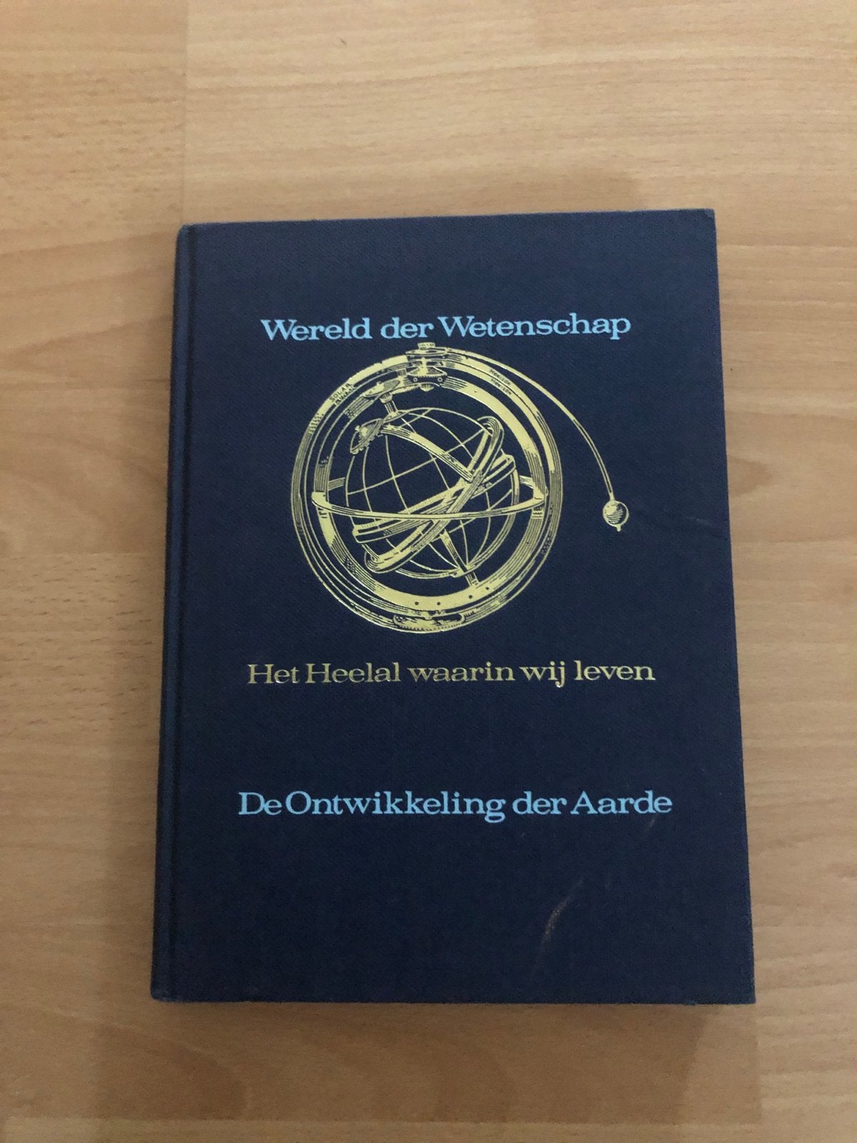 Wereld der Wetenschap: Het Heelal waarin wij leven, Boeken, Ophalen of Verzenden, Gelezen, Natuurwetenschap