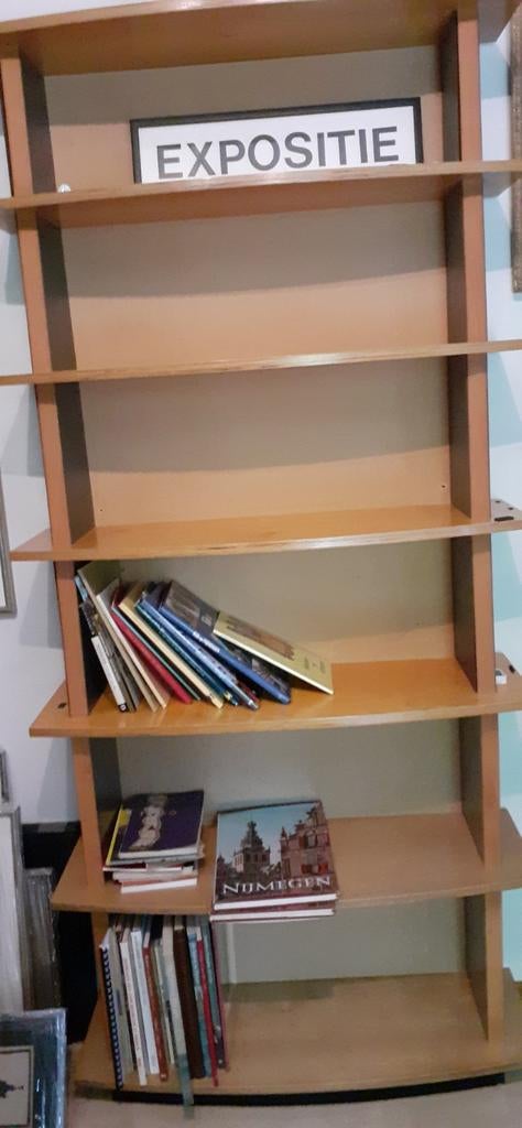Boekenkast, Ophalen, Met plank(en), Gebruikt, Planken lopen een beetje rond