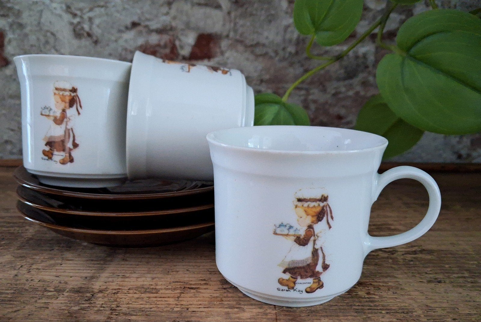 Vintage Sarah Kay kop en schotel set - 3 stuks, Verzamelen, Retro, Ophalen of Verzenden, Huis en Inrichting