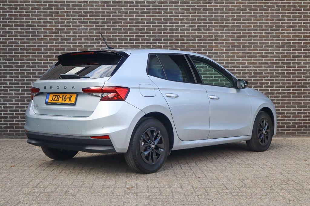 Skoda Fabia 1.0 TSI 95pk Business Edition | Achteruitrijcame, Auto's, Skoda, Voorwielaandrijving, 12 maanden, Stof, Gebruikt