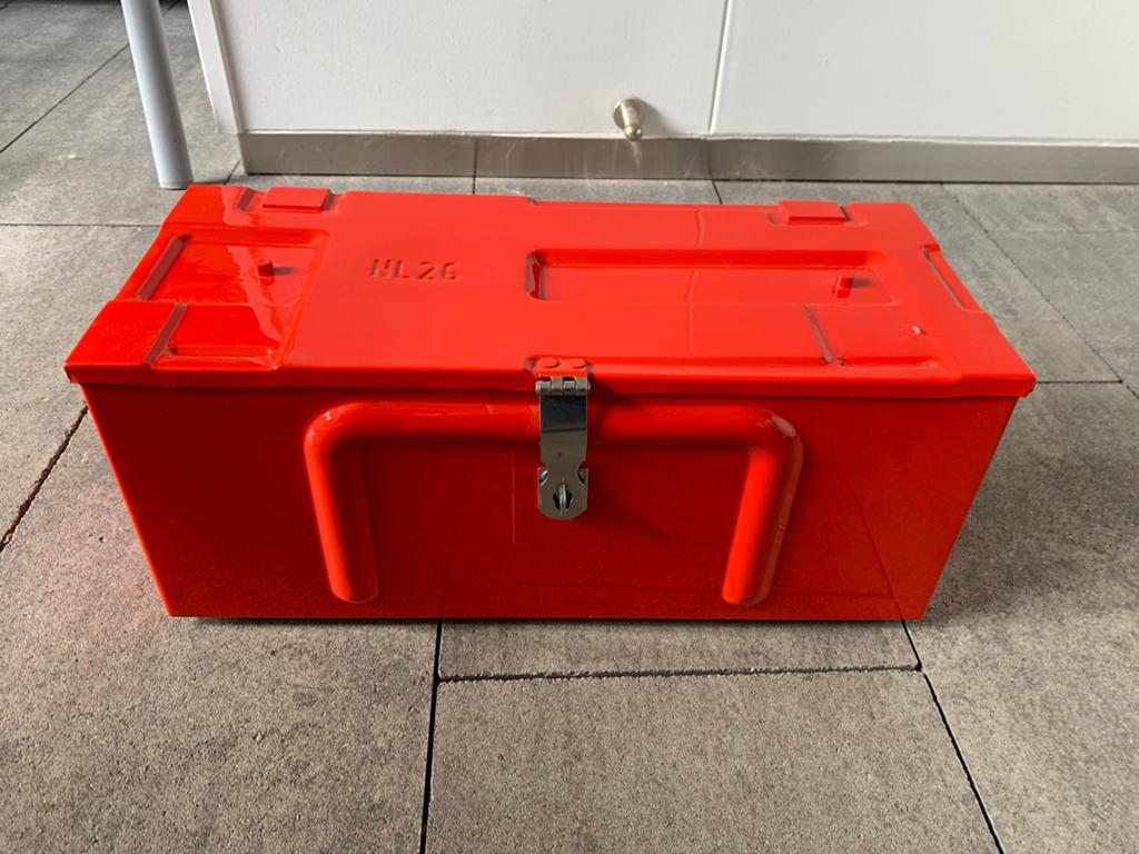 Metalen munitiekist - rood opbergkist, Ophalen of Verzenden, Zo goed als nieuw
