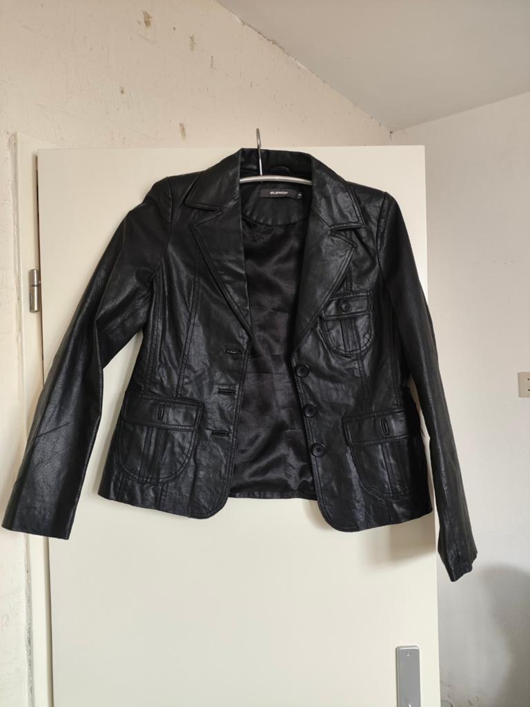 Zwart leren getailleerde blazer maat 42, Kleding | Dames, Jasjes, Kostuums en Pakken, Ophalen of Verzenden, Zo goed als nieuw