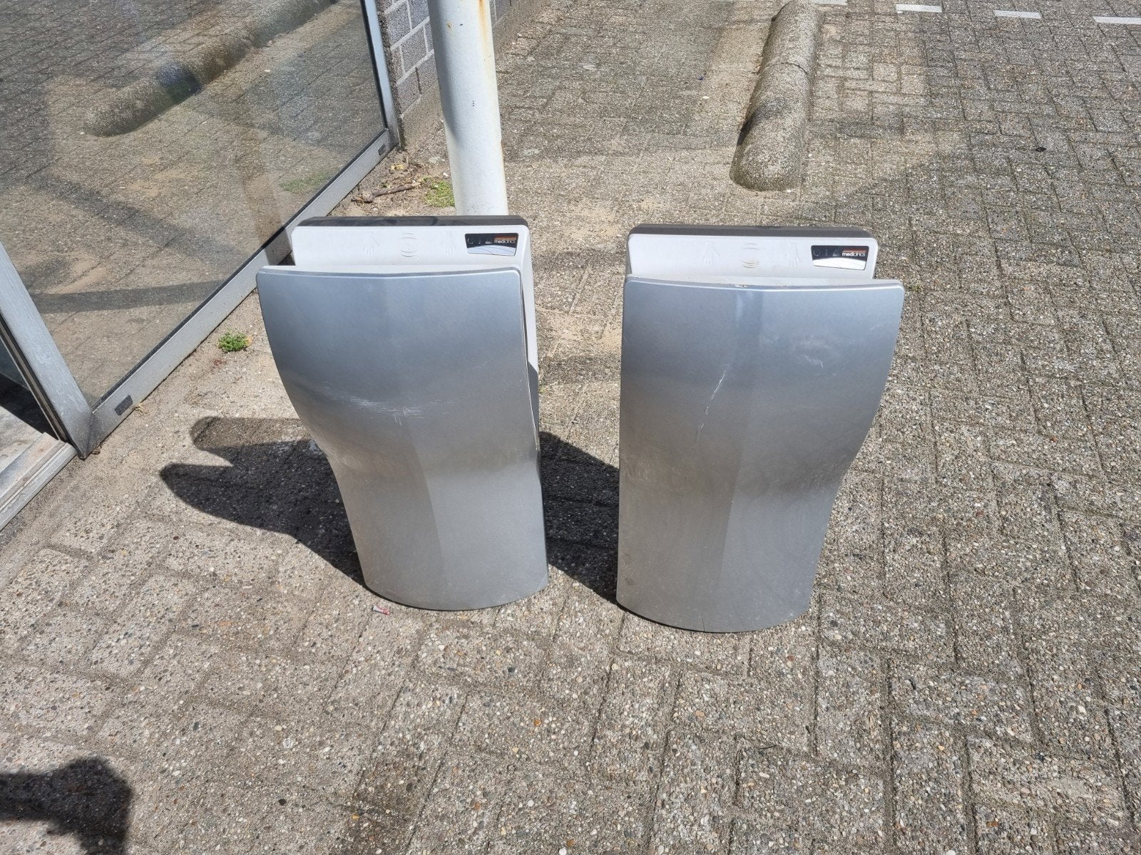 2 mediclinics handdrogers, Ophalen, Gebruikt