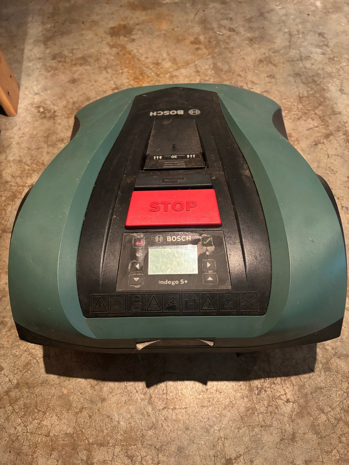 Bosch Indego S 400+ robotmaaier met laadstation en garage, Ophalen, Gebruikt, Accu-grasmaaier