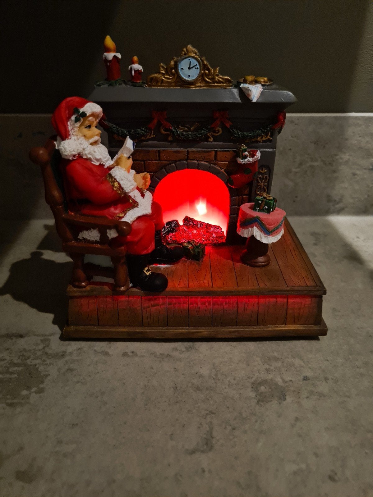 kerstman bij openhaard, Diversen, Ophalen of Verzenden, Gebruikt