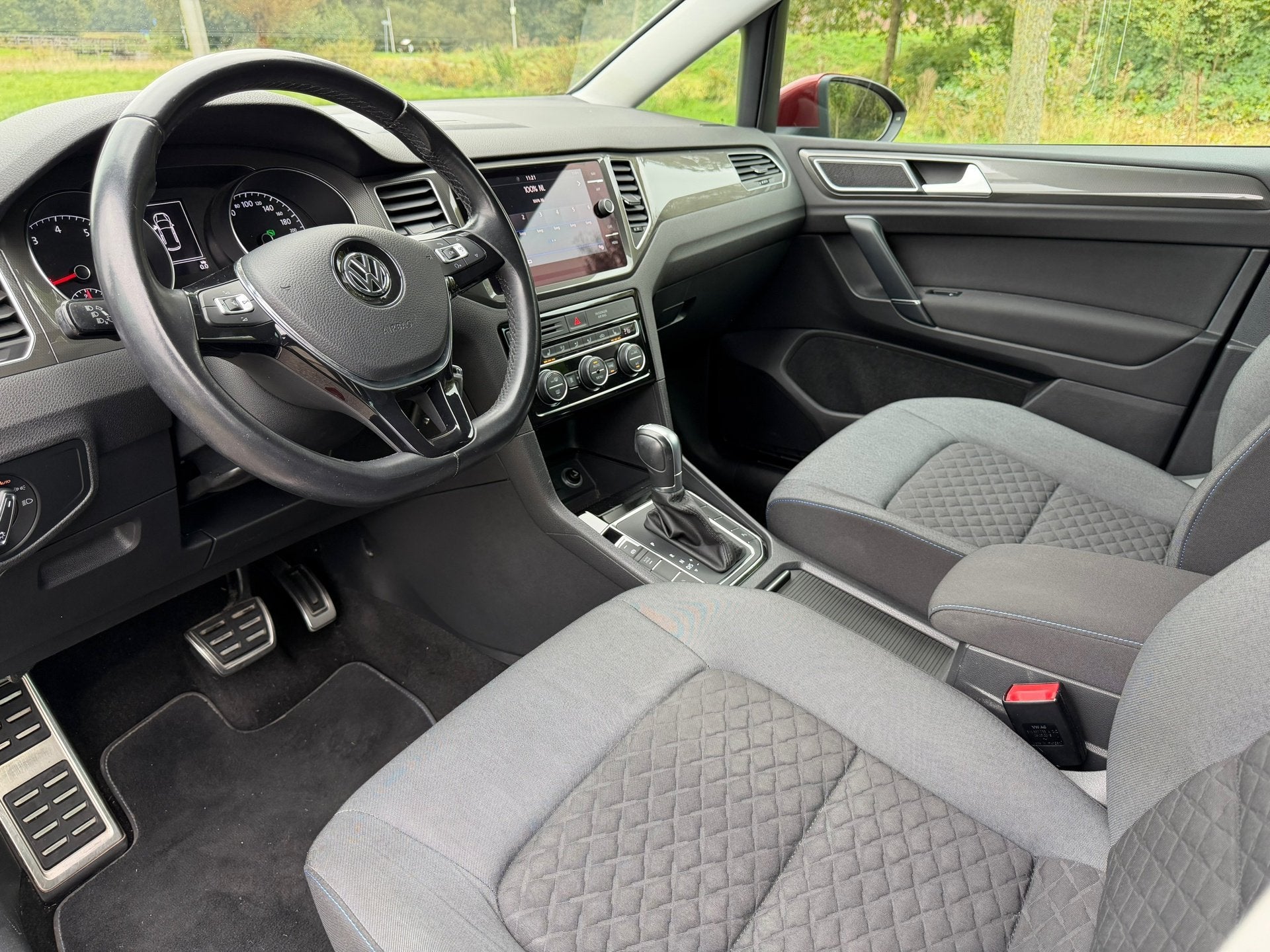 Volkswagen Golf SportsVan