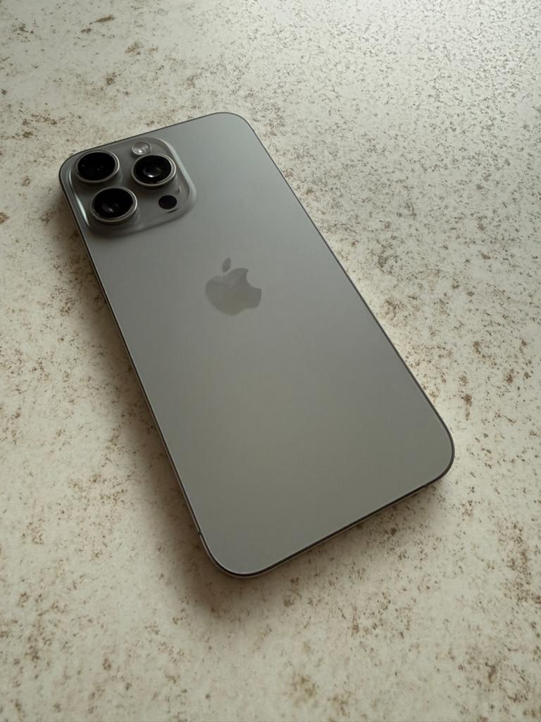 iPhone 16 Pro Max 1TB, Telecommunicatie, Mobiele telefoons | Apple iPhone, Ophalen, Zo goed als nieuw, Zonder simlock, Grijs