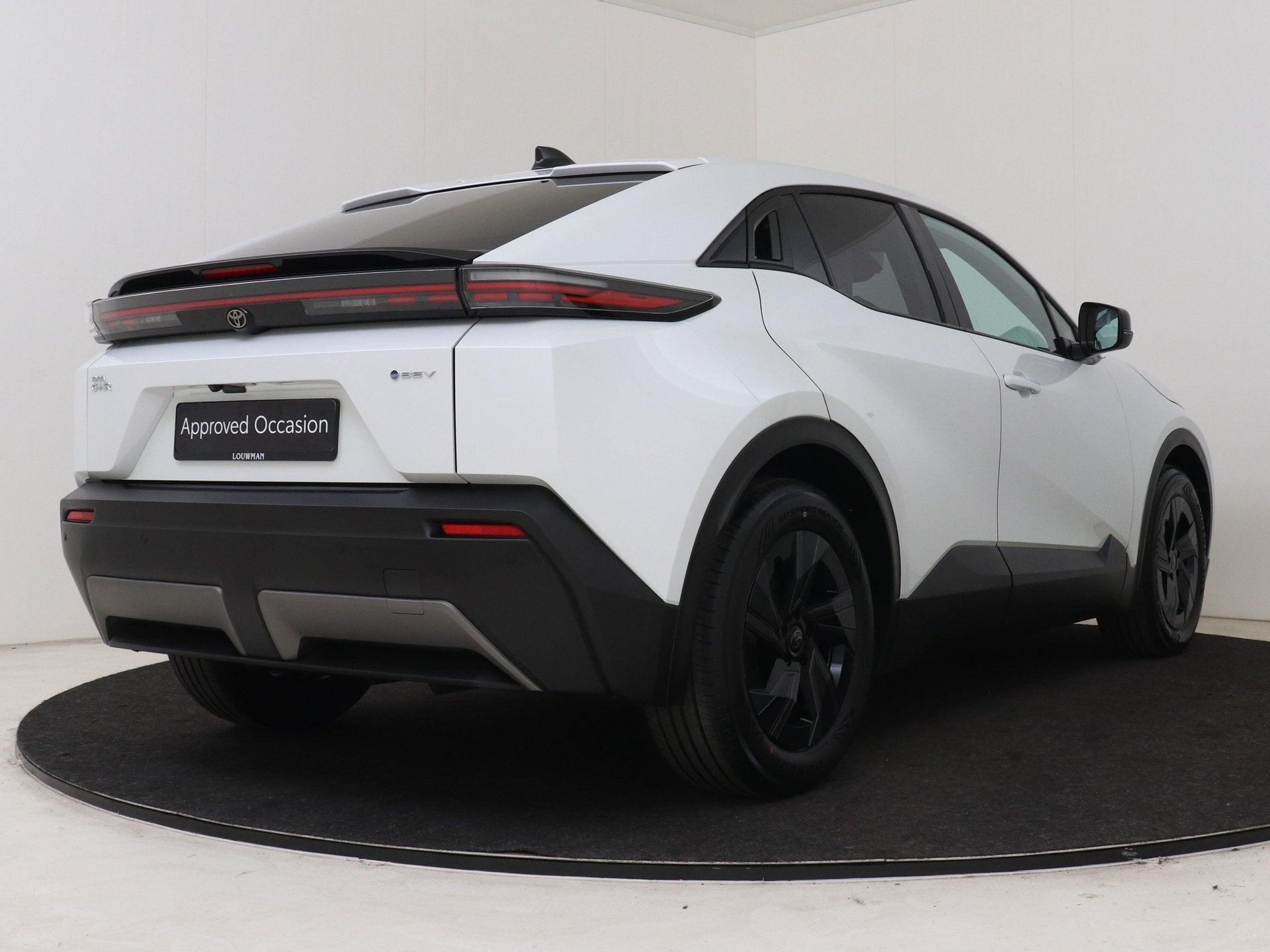 Toyota C-HR+ First Edition 77 kWh " Direct Leverbaar ", Auto's, Toyota, 12 maanden, Leder en Stof, Wit, Nieuw