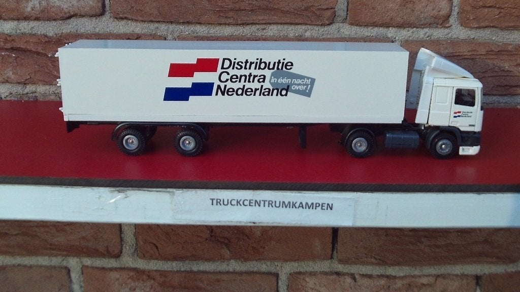 Tekno  Daf  95  van  Distributie  Centra  Nederland.