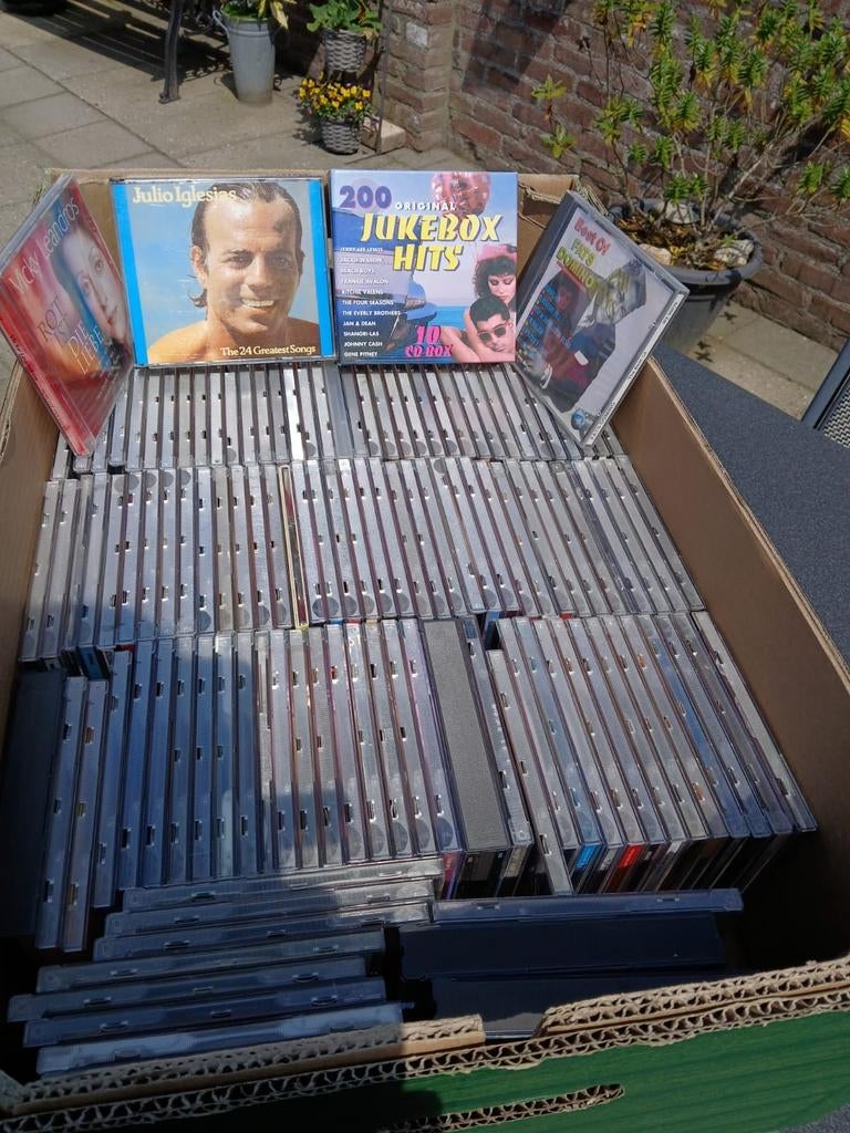Volle doos originele cd's, Alle leeftijden, Ophalen, Gebruikt