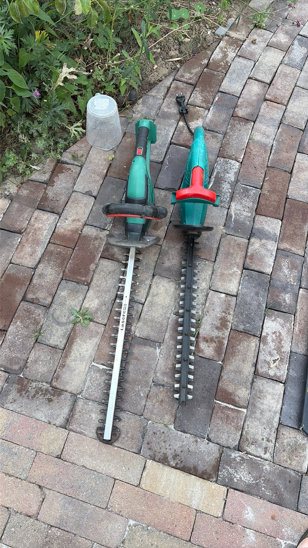 2 heggescharen van parkside en bosch, Verzenden, Gebruikt, Accu
