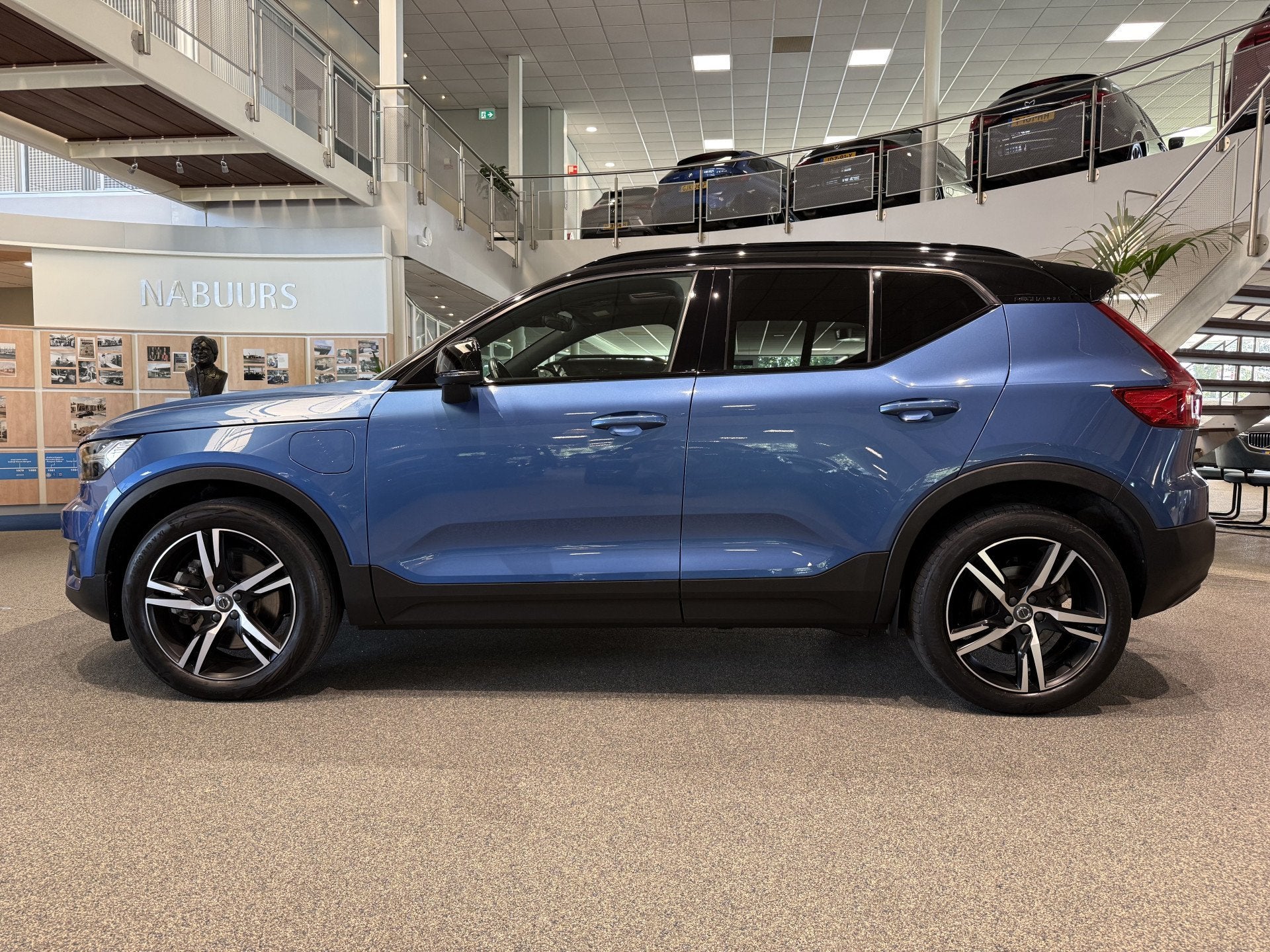 Volvo XC40 1.5 T5 Recharge R-Design, Pilot assist, Trekhaak,, Auto's, Volvo, 12 maanden, Gebruikt, Blauw, Leder