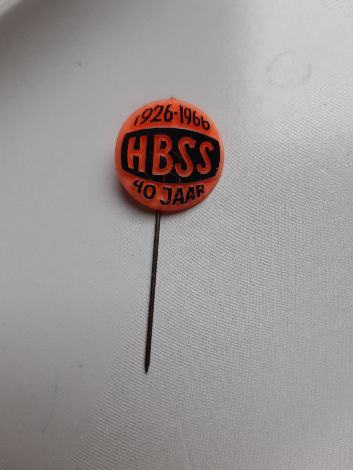 Speldje 40 jaar HBBS, Ophalen of Verzenden, Zo goed als nieuw, Sport, Speldje of Pin