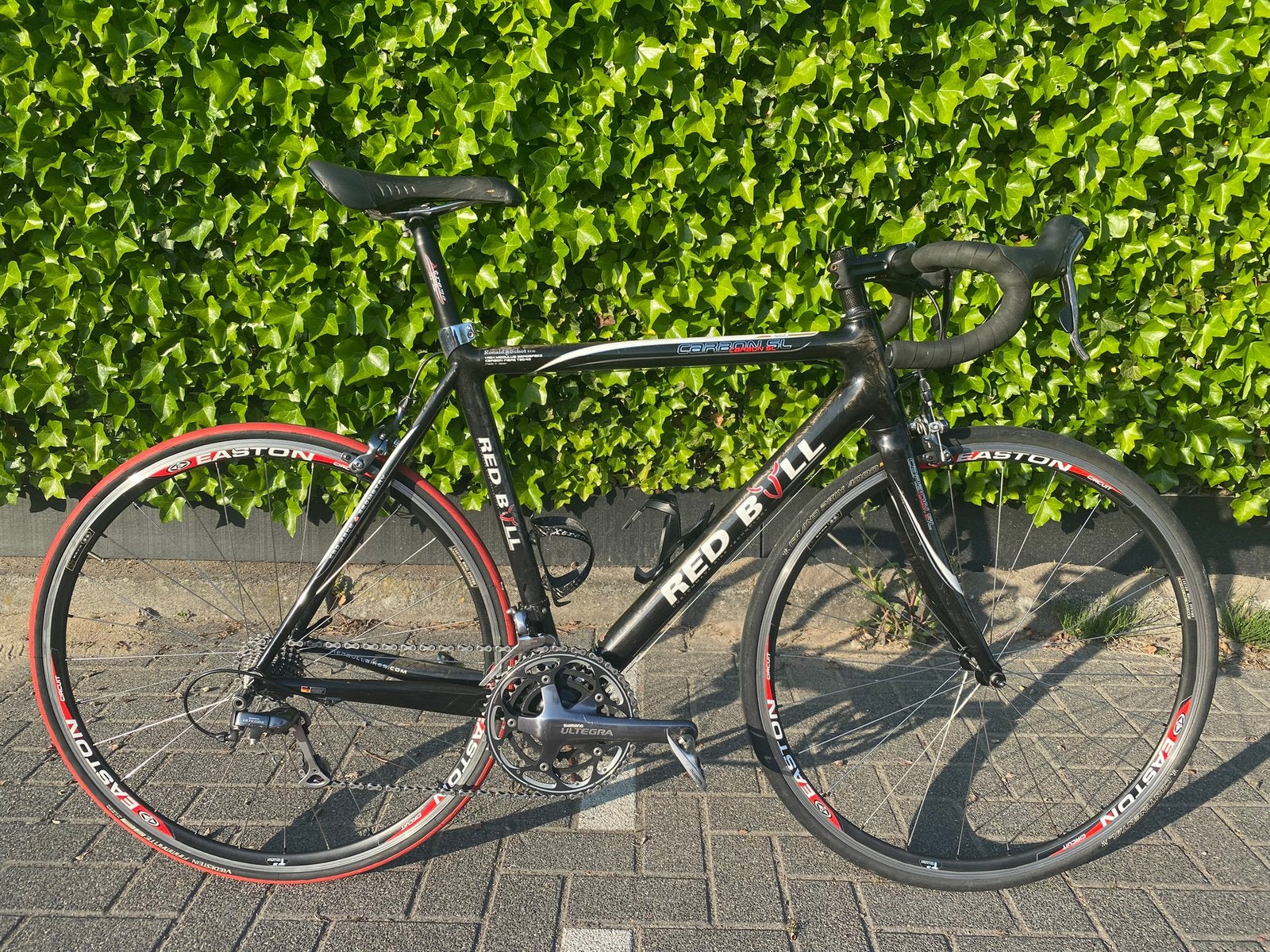 Full Carbon Red Bull Carbon SL racefiets met Shimano Ultegra, Fietsen en Brommers, Carbon, Zo goed als nieuw, Meer dan 20 versnellingen