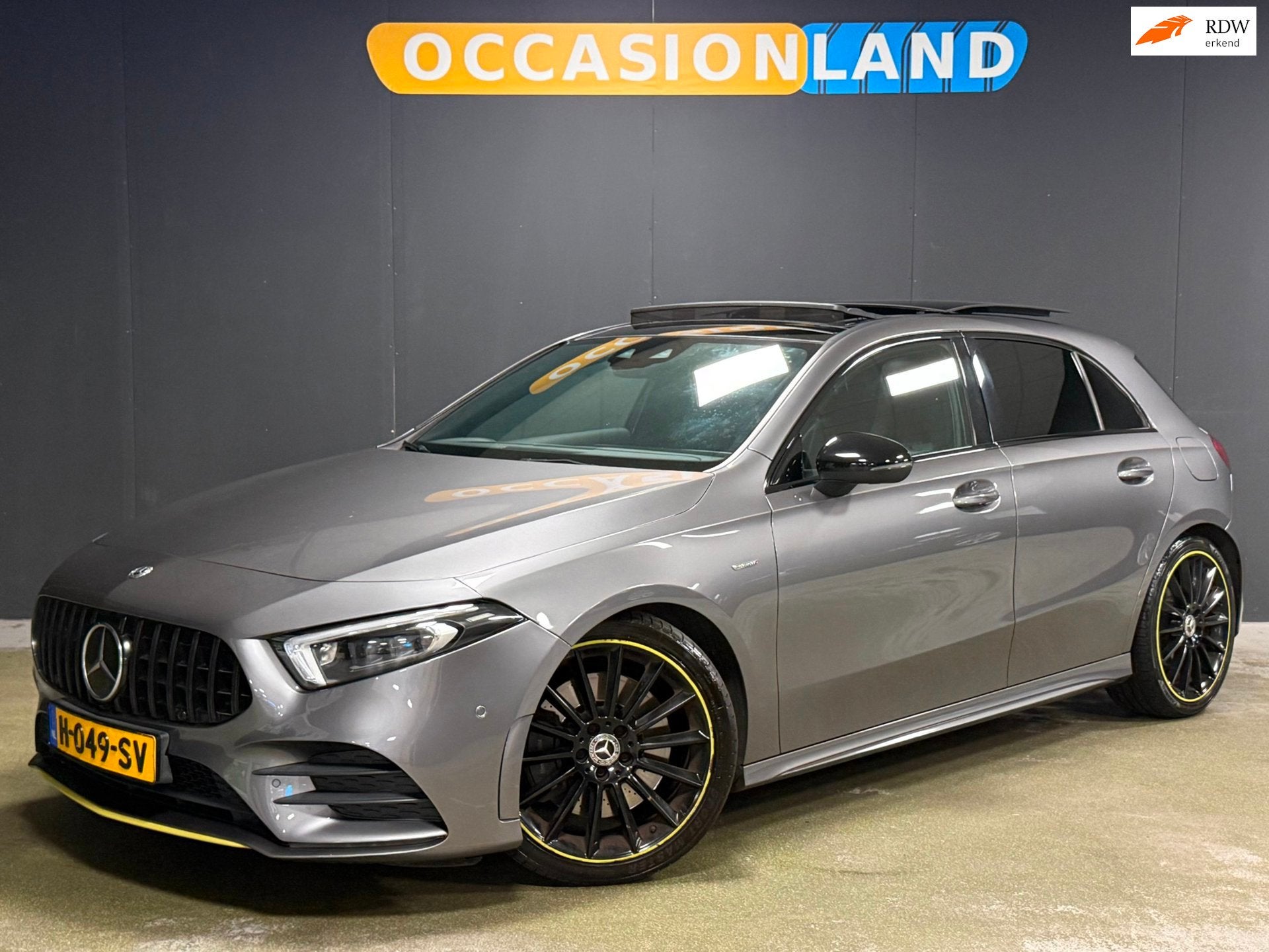 Mercedes-Benz A-klasse 250 4MATIC Premium AMG Edition 1|PANO, Auto's, Gebruikt, 4 cilinders, Automatische klimaatregeling, Vierwielaandrijving