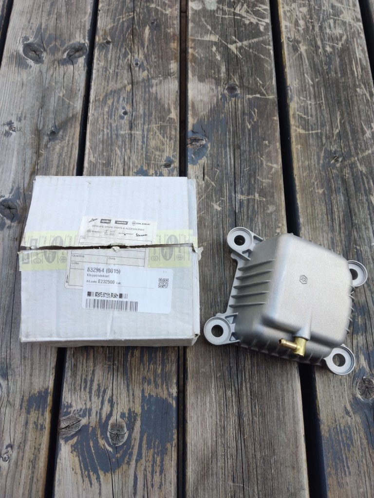 Kleppendeksel Piaggio/Vespa 4T 2V origineel 832964, Info@jynkx.com, Nieuw, Ophalen of Verzenden, Piazza 99