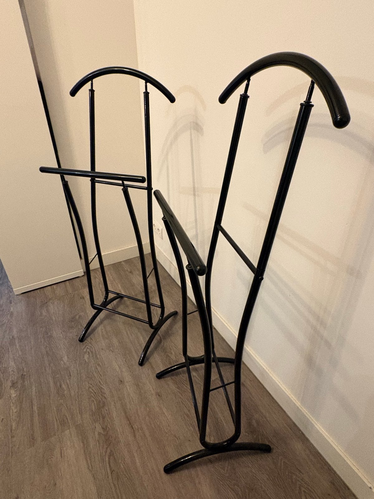 2x Zwarte metalen kledingstandaard / kapstok, Gebruikt, 100 tot 150 cm, Ophalen of Verzenden, Metaal