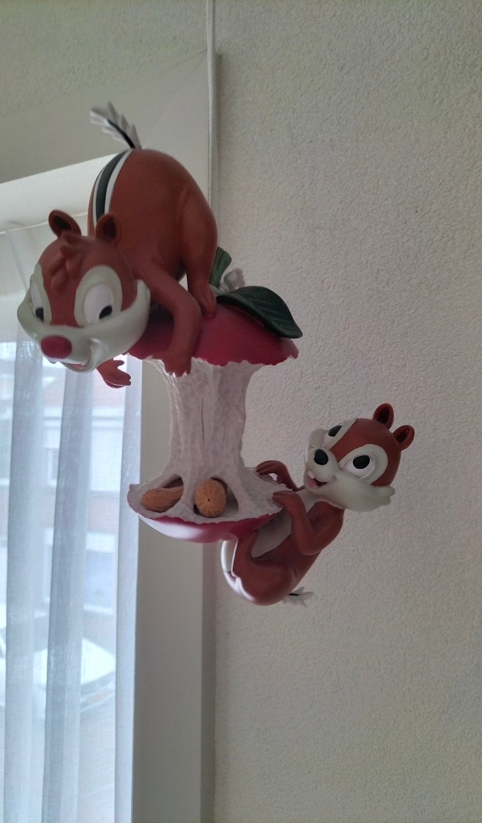 Hangend beeld van knabbel en babbel, Ophalen of Verzenden, Zo goed als nieuw, Beeldje of Figuurtje