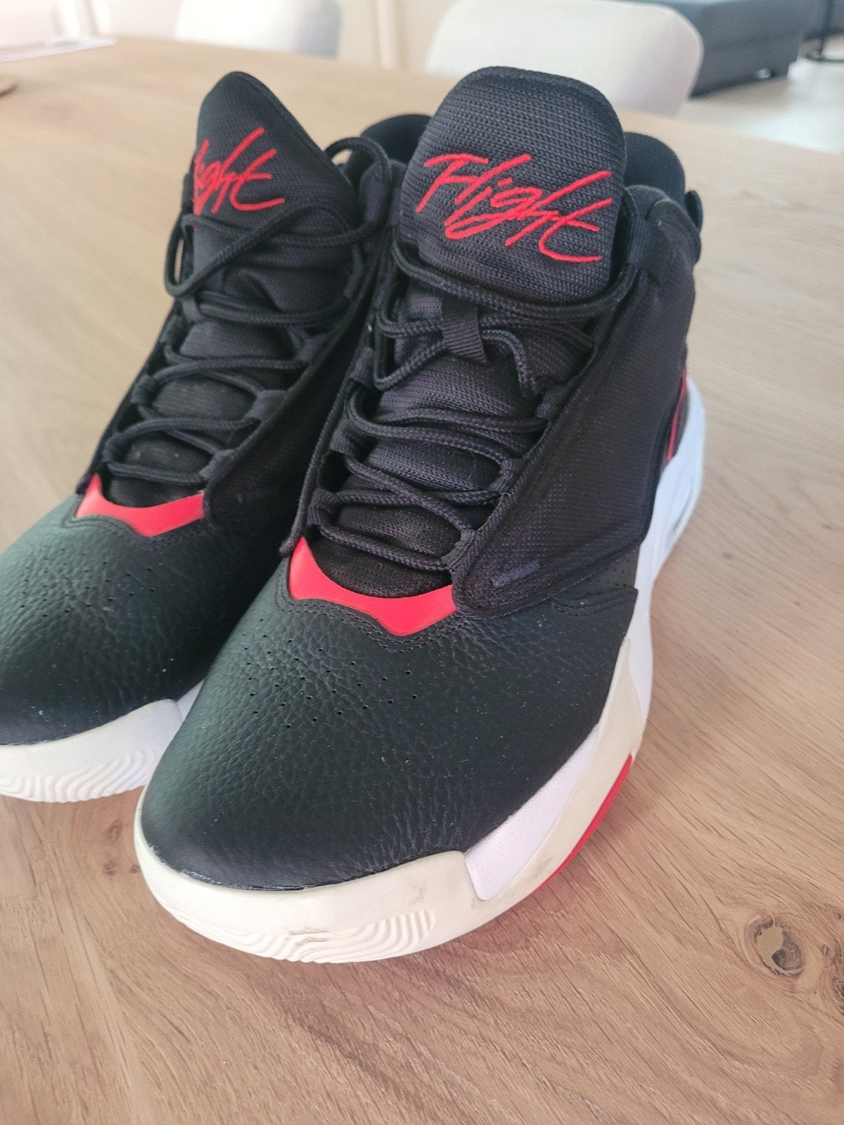 Jordan schoenen, Nike Jordan, Zwart, Ophalen of Verzenden, Sneakers of Gympen