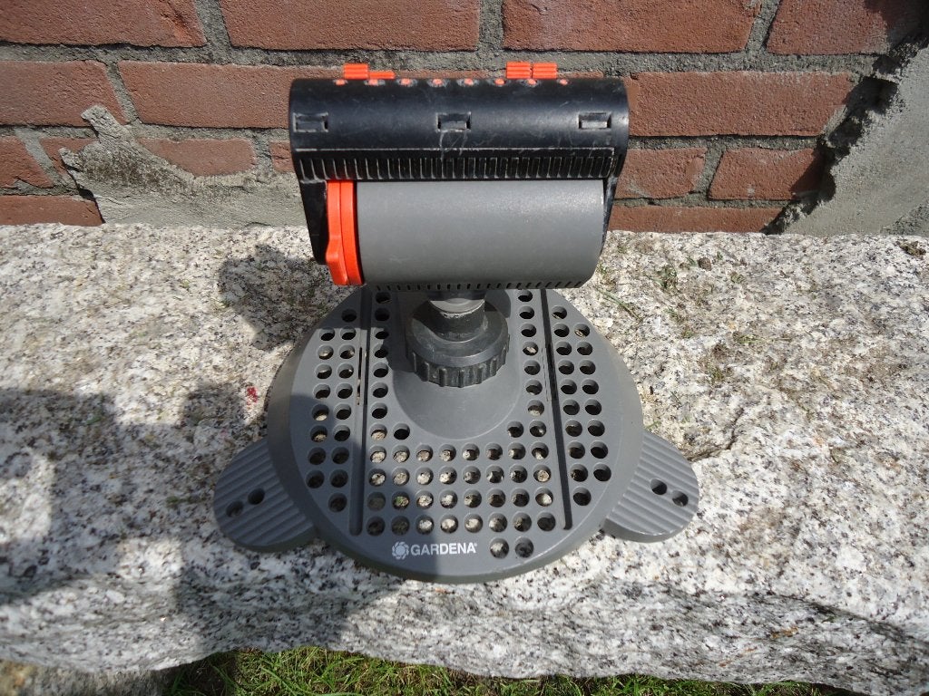 Sproeier - klein - Gardena - tuinbewatering - sprinkler -, Ophalen of Verzenden, Gebruikt, Zwenksproeier