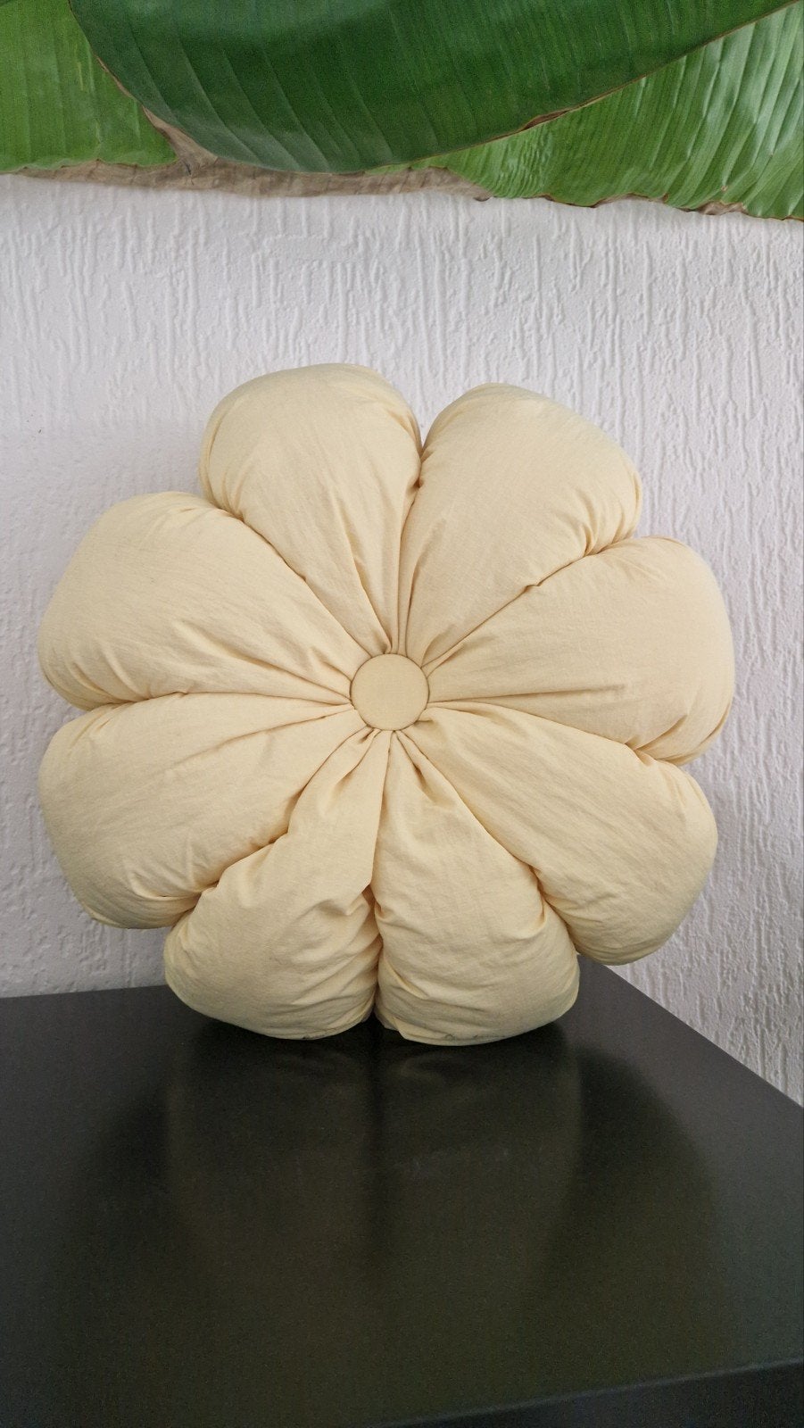 Bloem kussen van xenos geel, Ophalen, Gebruikt, Geel
