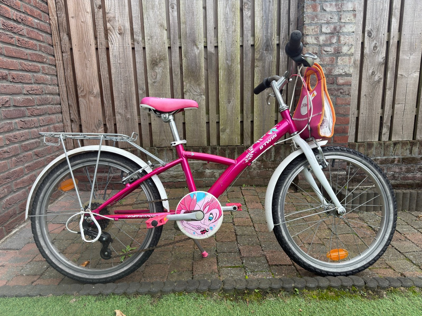 B'TWIN Mistigirl 500 meisjesfiets 20 inch, Fietsen en Brommers, Ophalen, Zo goed als nieuw, 20 inch, Handrem