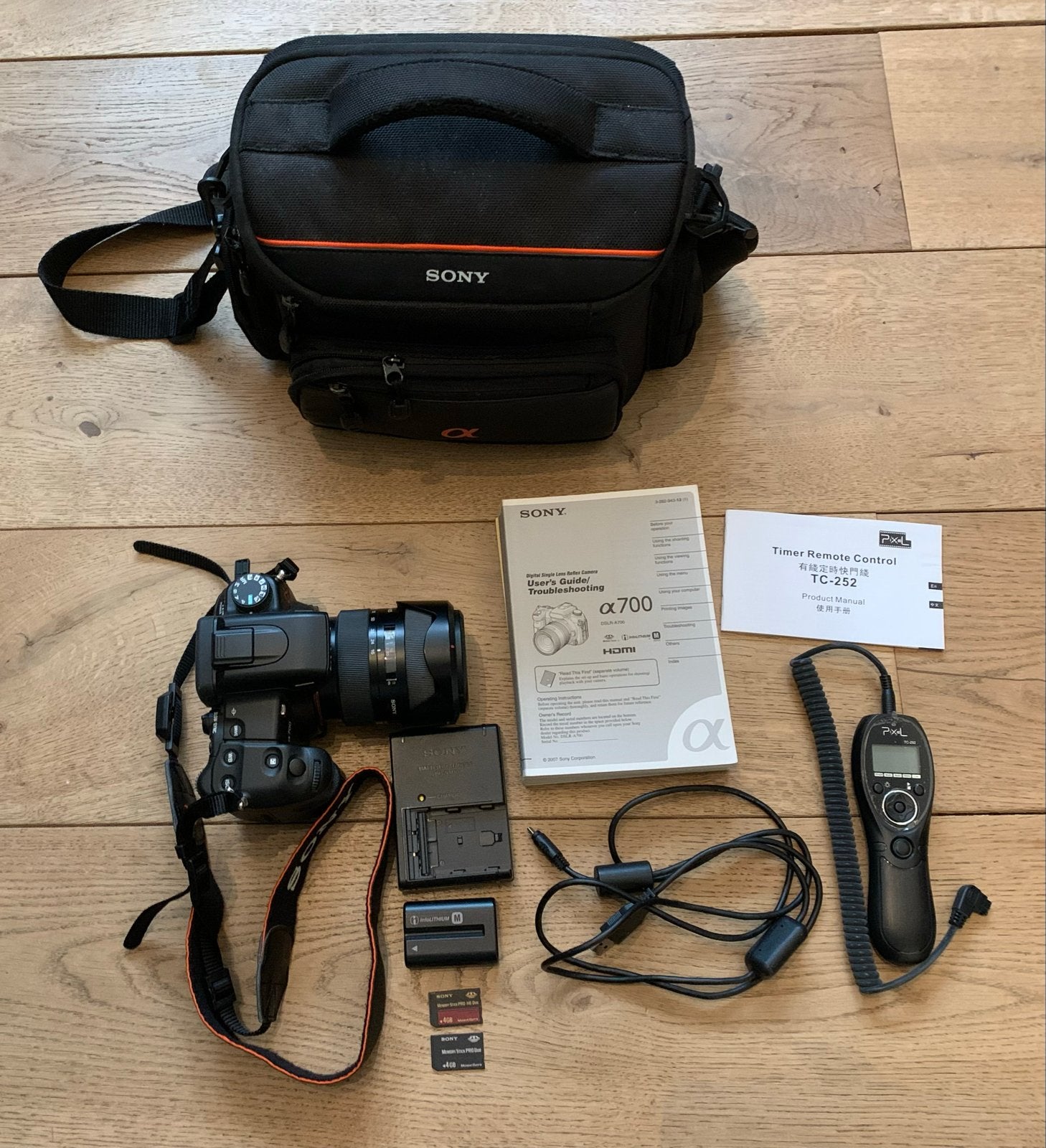 Sony Alpha A700 DSLR Camera met 16-105mm lens en accessoires, Audio, Tv en Foto, Ingebouwde flitser, Gebruikt, Spiegelreflex, Ophalen of Verzenden