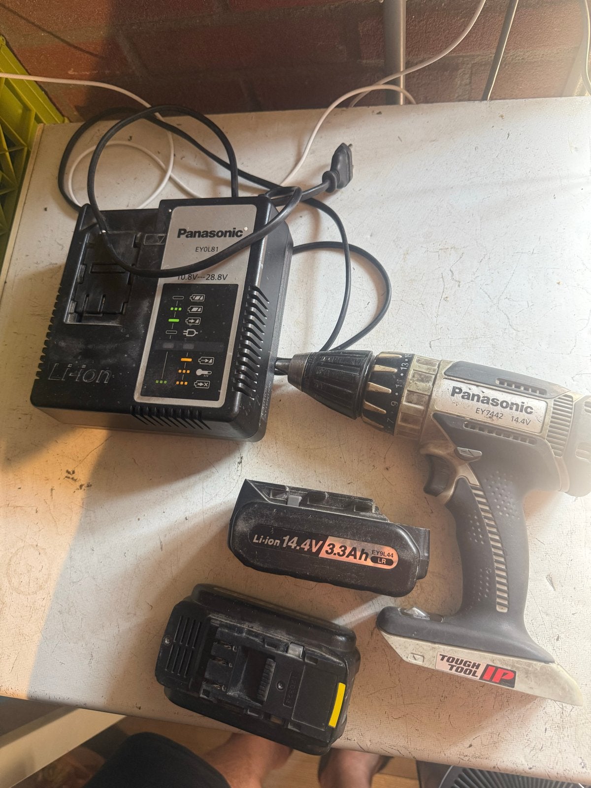 Panasonic EY7442 Boor- en Schroefmachine met 2 accu's en lad, Gebruikt, Variabele snelheid, Ophalen of Verzenden, Boor- en Schroefmachine