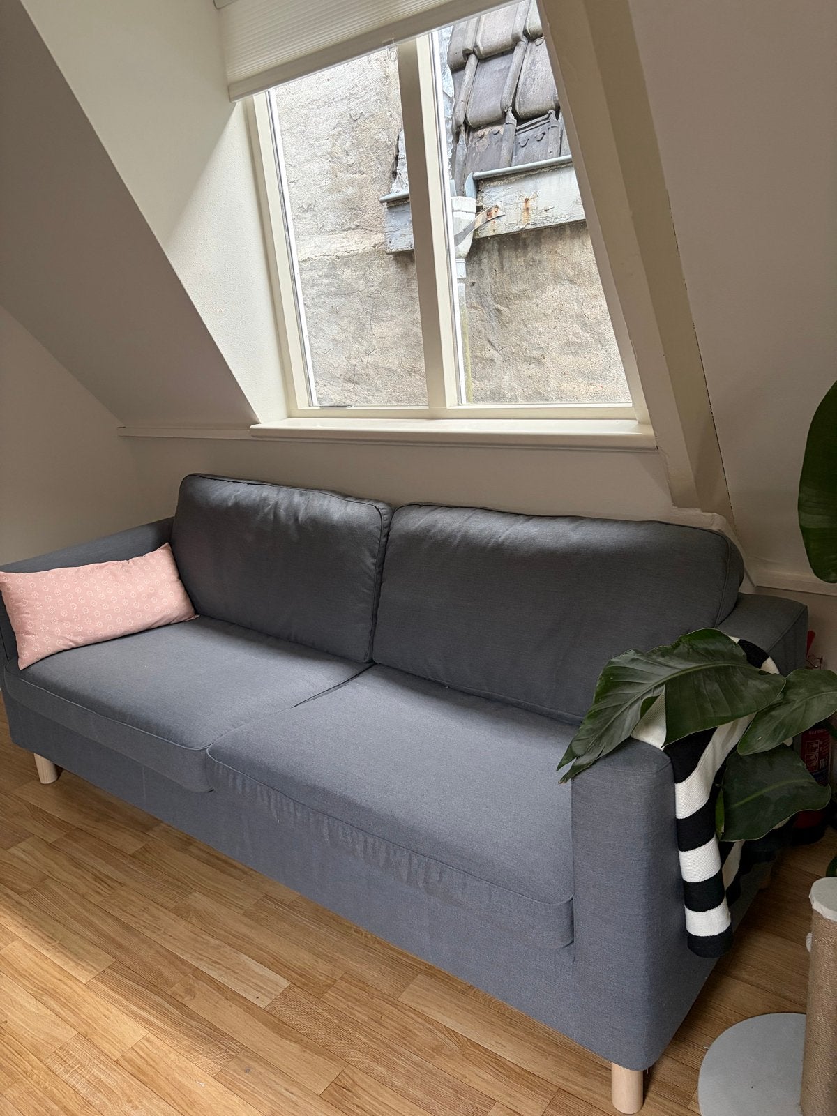 GRATIS afhalen Comfortabele grijze tweepersoonsbank, Ophalen, 150 tot 200 cm, Driepersoons, 75 tot 100 cm