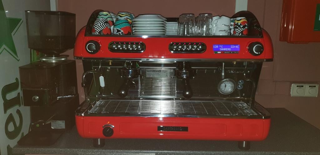 Sanremo koffiemachine rood met auto steam, Witgoed en Apparatuur, Koffiemachine, Ophalen, Stoompijpje